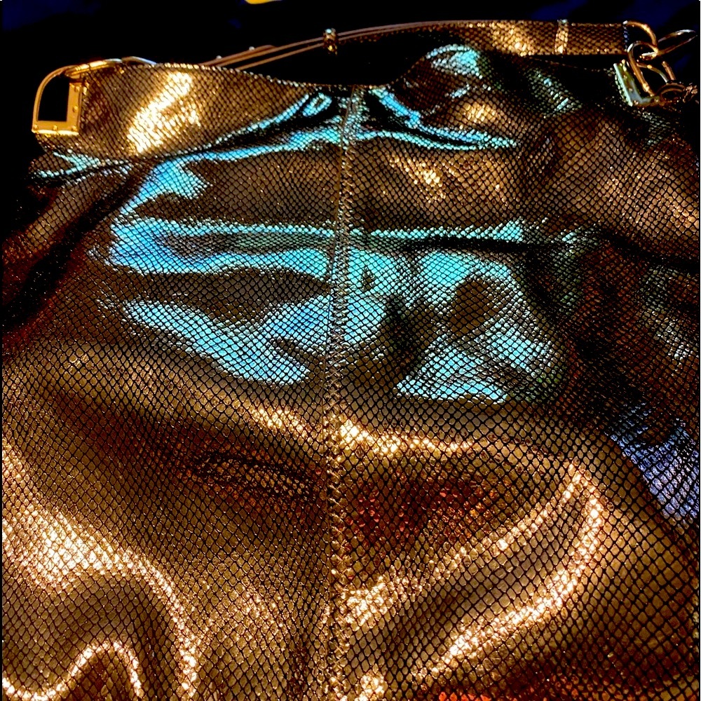 Badgley Mischka leather gold trim in black shoulder bag. Nice!